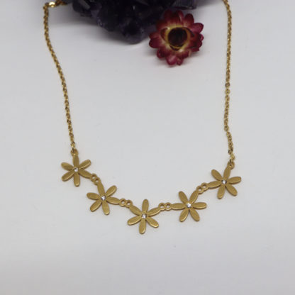Collier couronne de fleurs