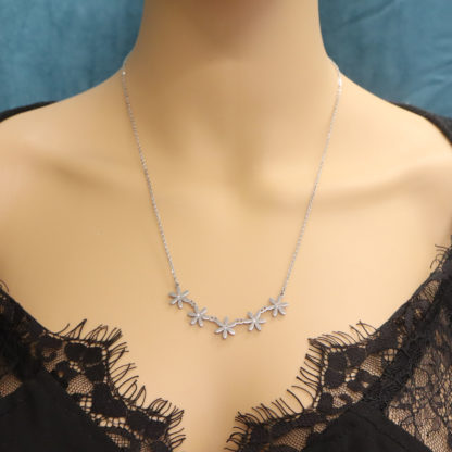 Collier couronne de fleurs