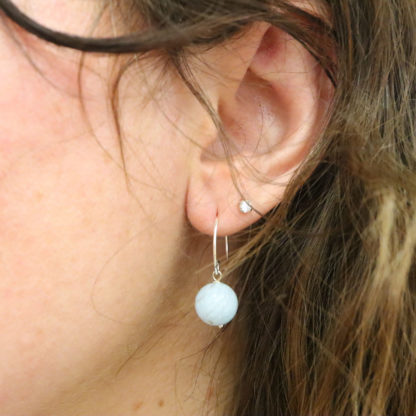 Boucles d'oreilles courtes pierre ronde