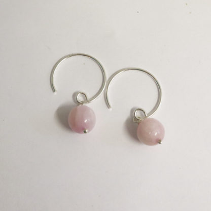 Boucles d'oreilles courtes pierre ronde