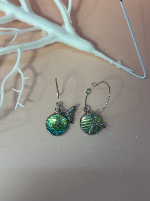 Boucles d'oreilles sirène holographiques – Image 4
