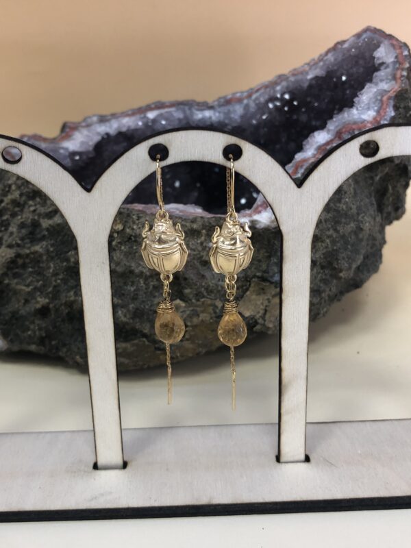 Boucles d'oreilles Scarabée - argent plaqué or et pierre naturelle – Image 3